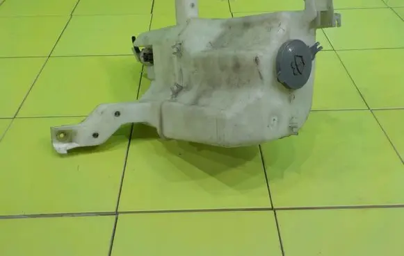 Nissan NV200 Windshield washer fluid reservoir/tank 14AB129