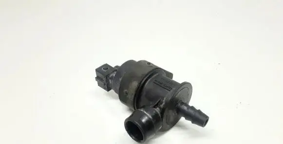 Volvo XC90 Vacuum valve 31104896