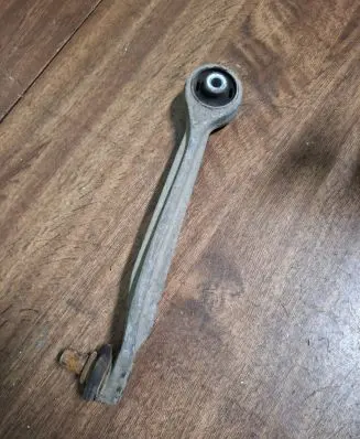 Volkswagen PASSAT B5 Front lower control arm/wishbone