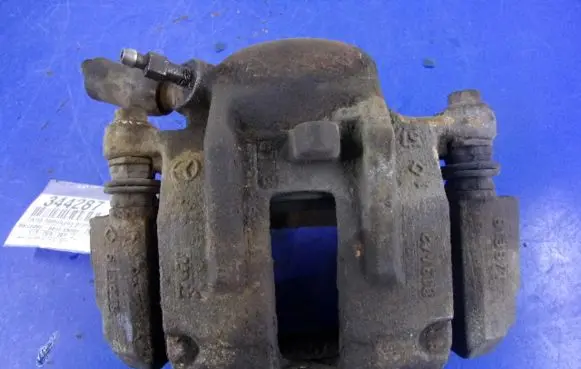 Mercedes-Benz Vaneo W414 Front brake caliper