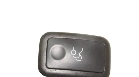 Mercedes-Benz C W204 Tailgate/boot open switch button A2048707051
