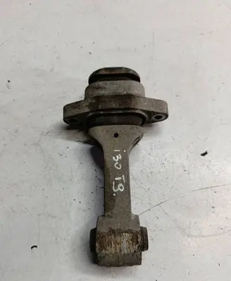 Hyundai i30 Engine mounting bracket AWF517