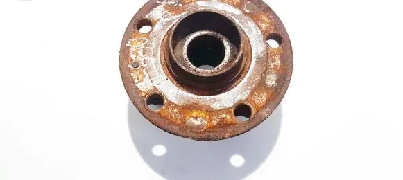 Skoda Octavia Mk2 (1Z) Front wheel hub