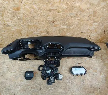 Peugeot 208 II Dashboard 
