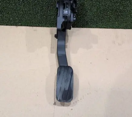 Renault Master III Accelerator throttle pedal 180101626R 6PV00997801 15353402