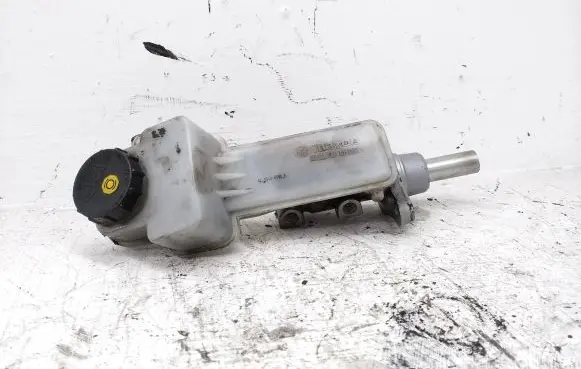 Mazda 3 III Master brake cylinder B45A43550
