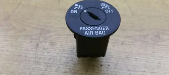 Opel Astra J Passenger airbag on/off switch 13268602