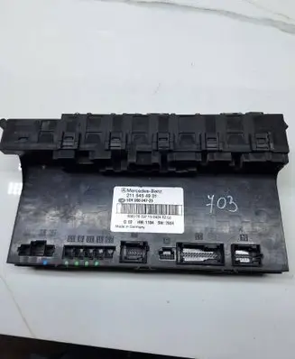 Mercedes-Benz E W211 Fuse module 2115454901 5DK00804725