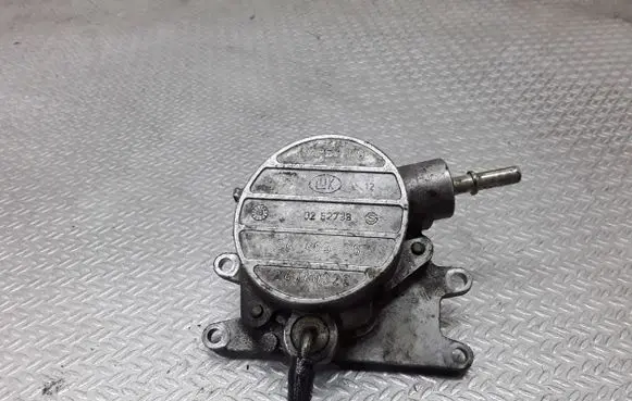 Opel Vectra C Vacuum pump 24465382
