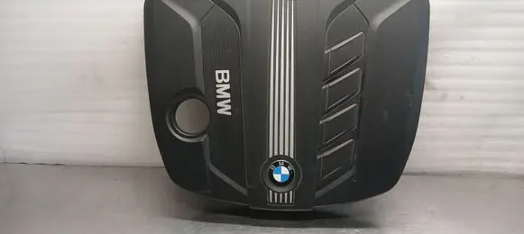 BMW 5 F10 F11 Engine cover (trim) 11252010 13717802847