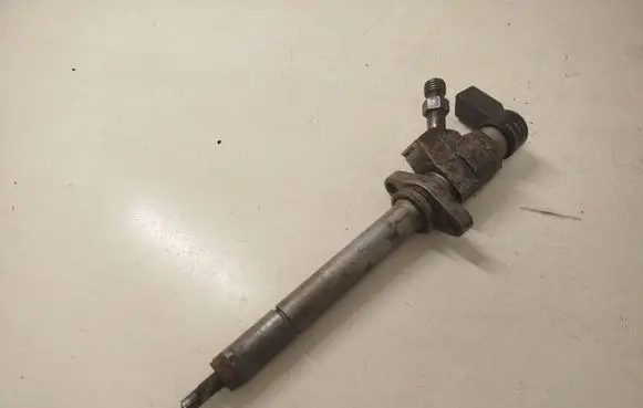 Fuel injector