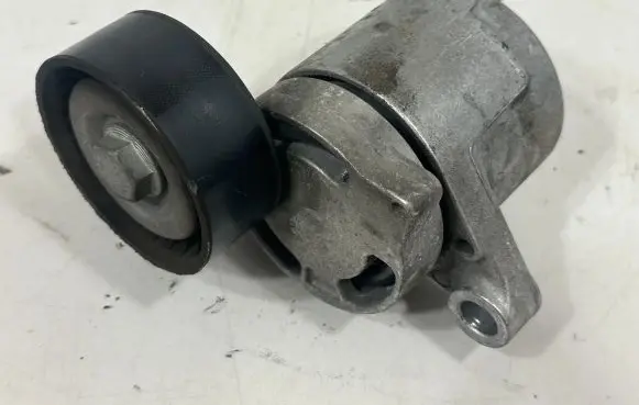 BMW 4 F32 F33 Generator/alternator belt tensioner 7619248