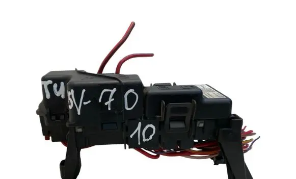 Volvo V70 Fuse module 31300189 31300188 DPN13736998HWB
