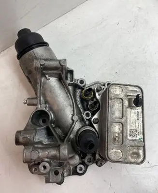Mercedes-Benz S W222 Oil filter mounting bracket A6541800265 A6561801100