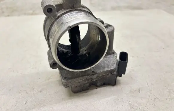 Audi A6 S6 C6 4F Throttle valve 4E0145950H