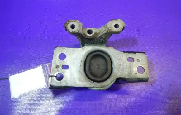Nissan Micra Gearbox mounting bracket 11210AX600