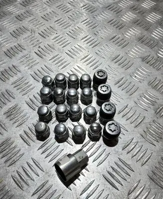 Honda Civic XI Nuts/bolts DG19031