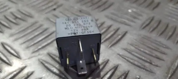 Volkswagen Golf IV Other relay 141951253b