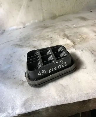 Audi Q3 8U Quarter panel pressure vent 4b0819181b
