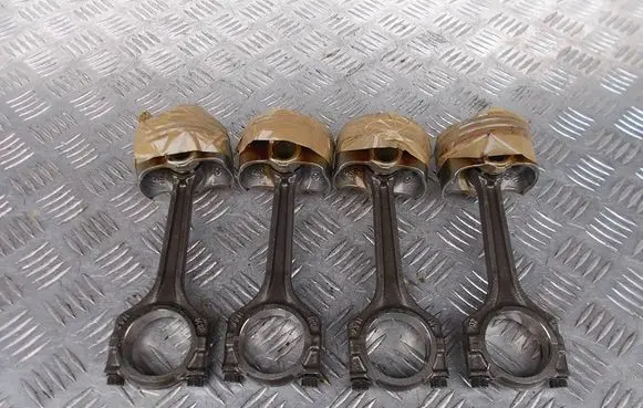 Hyundai Tucson IV NX4 Piston with connecting rod 