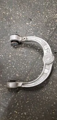 Mercedes-Benz R W251 Front lower control arm/wishbone Kag94592
