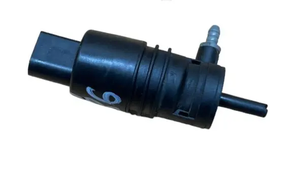 BMW 5 F10 F11 Windscreen/windshield washer pump 8362154
