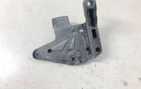 Peugeot 308 Engine mounting bracket 25365224