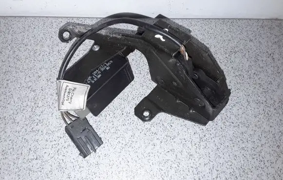 BMW 5 E39 Tailgate window lock/catch/latch 8238469 8384069