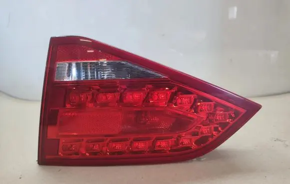 Audi A4 S4 B8 8K Tailgate rear/tail lights 170411