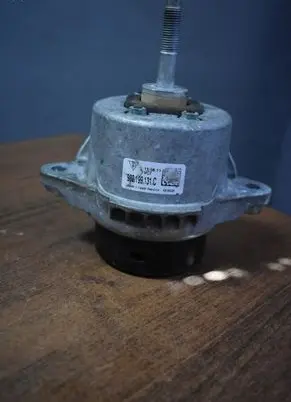 Porsche 718 Cayman 982 982c Engine mount vacuum valve 982199131C