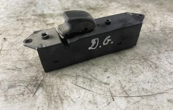 Mitsubishi Pajero Sport I Electric window control switch Mr194819