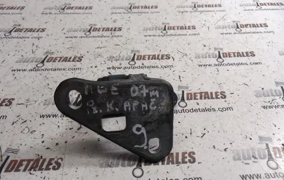 Mercedes-Benz E W211 Front door lower hinge 