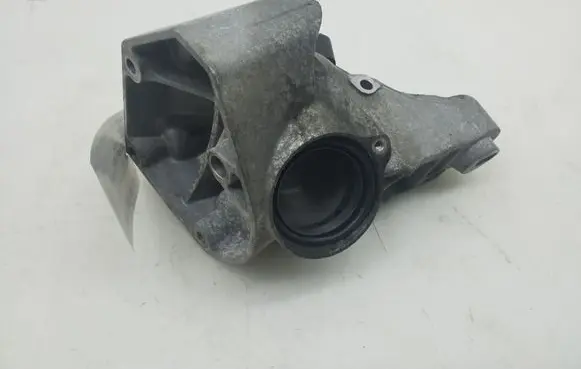 Mercedes-Benz C W204 Engine mounting bracket A6462230604