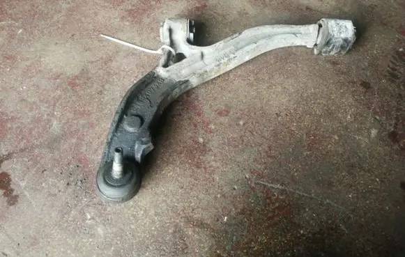 Chrysler Voyager Front lower control arm/wishbone