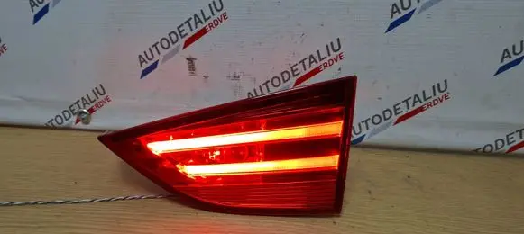 Tailgate rear/tail lights