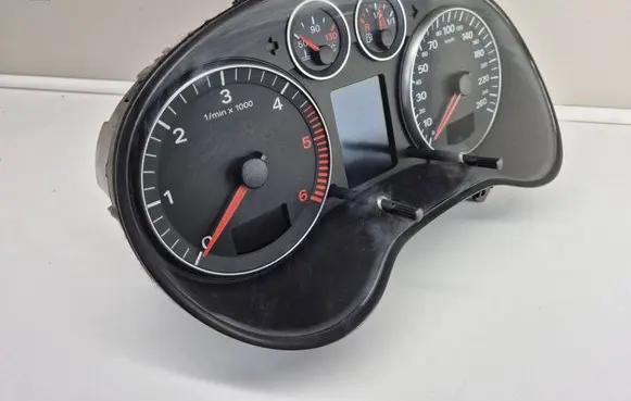Audi A3 S3 A3 Sportback 8P Speedometer (instrument cluster) 8P0920930K