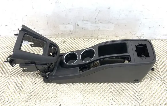 Opel Zafira C Center console 