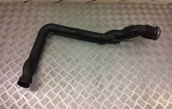 Land Rover Discovery 4 - LR4 Intercooler hose/pipe