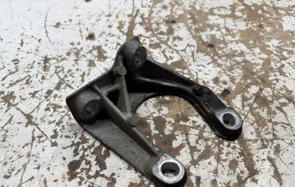 Volvo XC60 Front differential bracket 30713236
