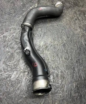 BMW 5 F10 F11 Intercooler hose/pipe 7809834