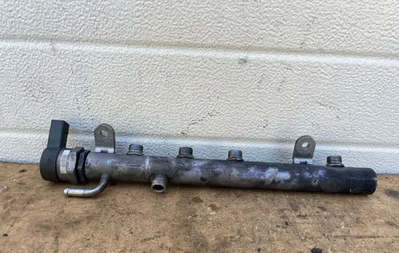 Mercedes-Benz E W211 Fuel main line pipe A6420700495 0623400397