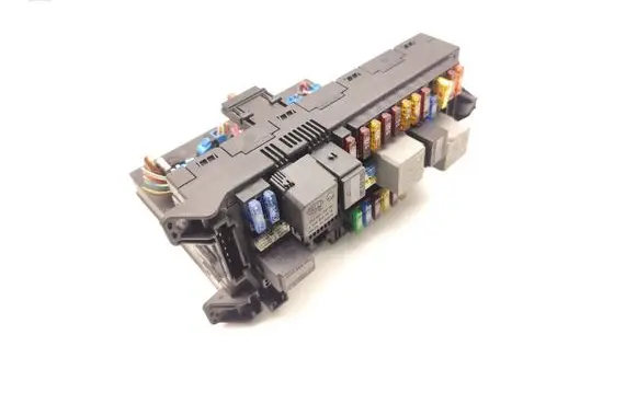 Mercedes-Benz E W211 Fuse module 2115453901