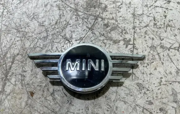 Mini Cooper Countryman F60 Manufacturer badge logo/emblem 