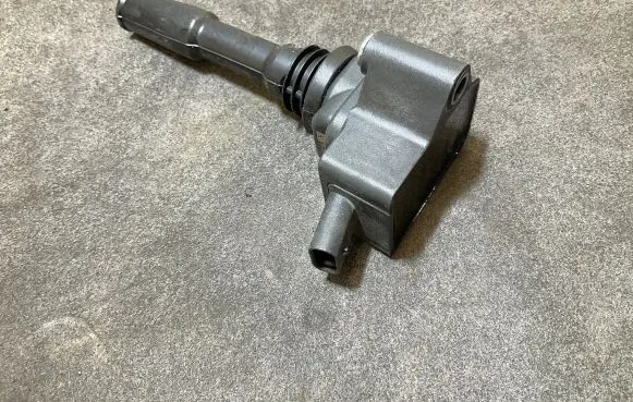 Land Rover Evoque II High voltage ignition coil J3P312A366AA XBYB0 323F4