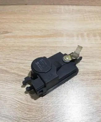 Mitsubishi Lancer Air flap motor/actuator 1528005620