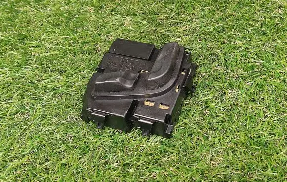 Mercedes-Benz E W212 Seat control switch A2048701958 03467816