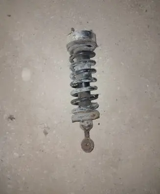 Nissan Navara D40 Front shock absorber/damper
