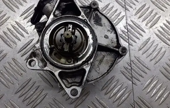 Audi A4 S4 B6 8E 8H Vacuum pump
