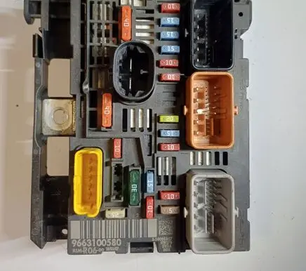 Peugeot 308 BSM Control unit 9663100580 BSMR0600 R06