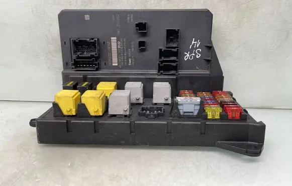 Mercedes-Benz Sprinter W906 Fuse module A9069003502 A9065454701 A9069014500
